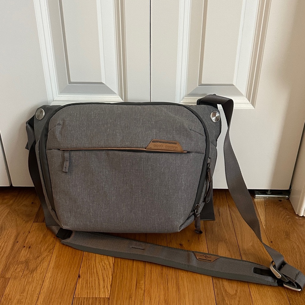 Peak Design Gray Camera 6L Everyday Sling